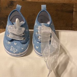 10 for $10  SO 'DORABLE, size 1, lace up, crib shoes.